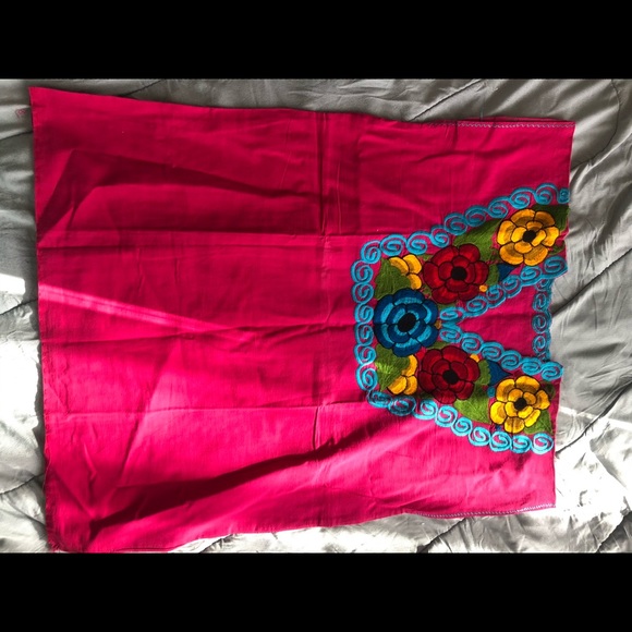 Embroidery blouse - Picture 2 of 2